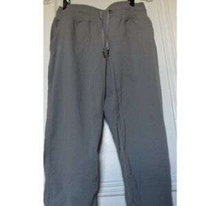 Lululemon Women Capri Pants,sz.6, Light Grey